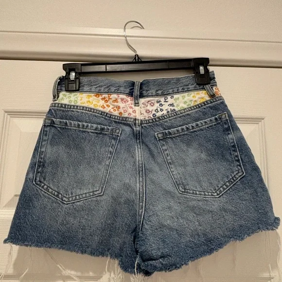 Pacsun Mid rise jean shorts! SIZE 26 - Picture 2 of 3